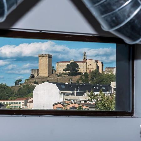 Albergue Santiago 15 Monforte Монфорте-де-Лемос Экстерьер фото