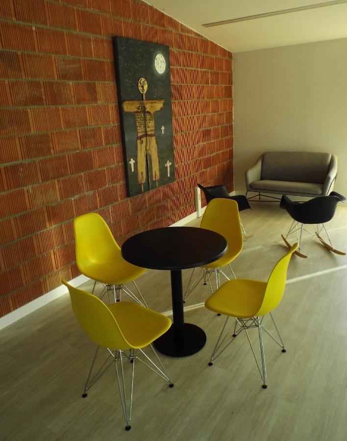 Albergue Santiago 15 Monforte Монфорте-де-Лемос Экстерьер фото