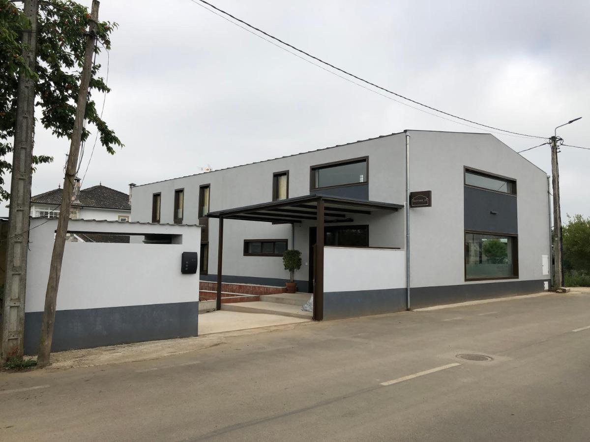 Albergue Santiago 15 Monforte Монфорте-де-Лемос Экстерьер фото