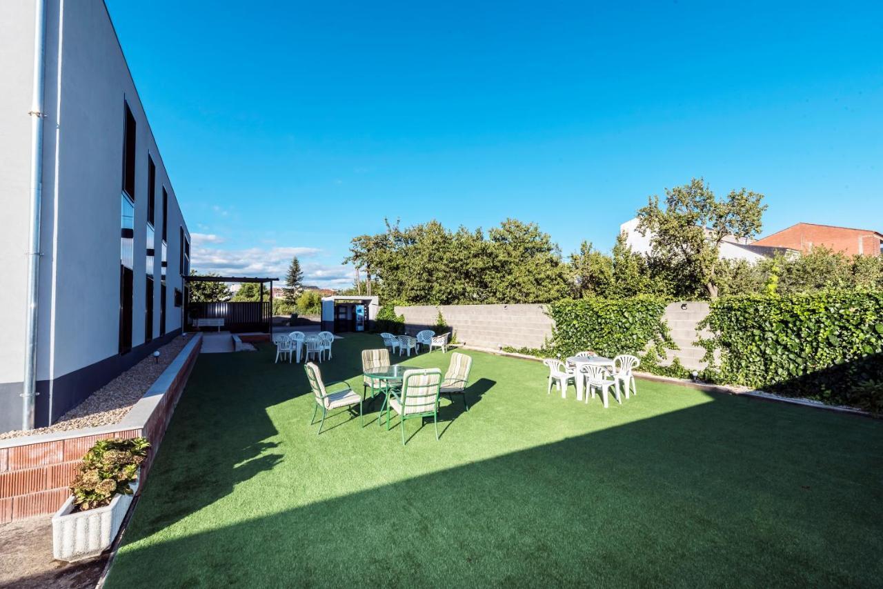 Albergue Santiago 15 Monforte Монфорте-де-Лемос Экстерьер фото